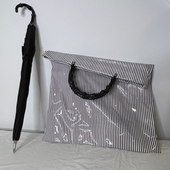 Saks 5th Ave Umbrella Bag Rare Vintage Like New - Picture 7 of 9